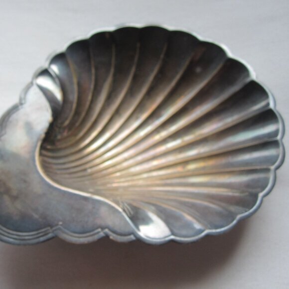 vintage Silver Plated international Silver 6" Footed Shell Trinket Bowl - Picture 1 of 4